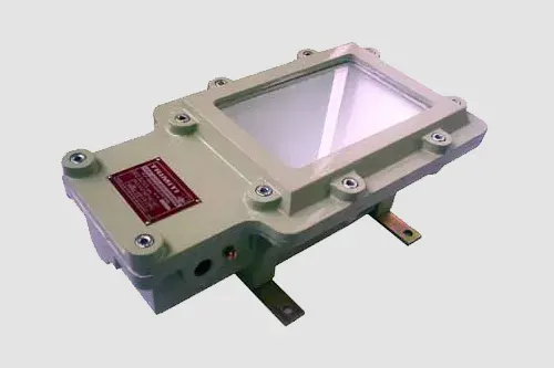 Flameproof bulkhead light fitting with toughened glass